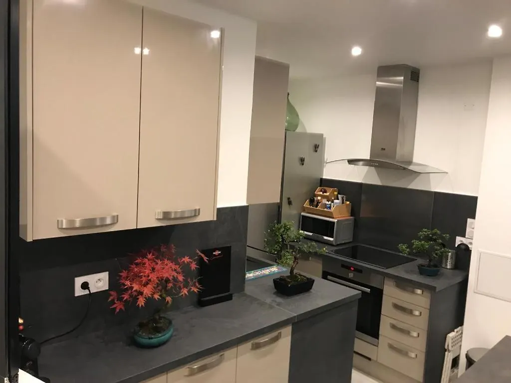 Apartment Read Well - Spare Double Bedroom In Cosy Close To Convention Center In 15th District Paris