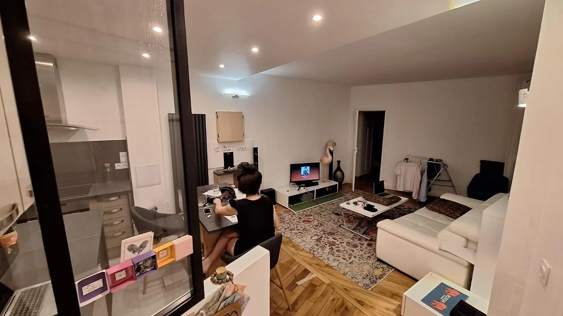 Apartment Read Well - Spare Double Bedroom In Cosy Close To Convention Center In 15th District