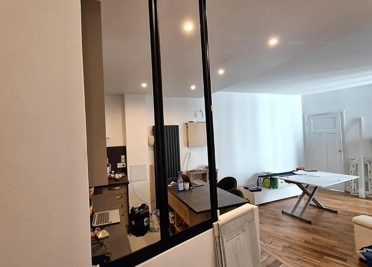 Read Well - Spare Double Bedroom In Cosy Close To Convention Center In 15th District Apartment *