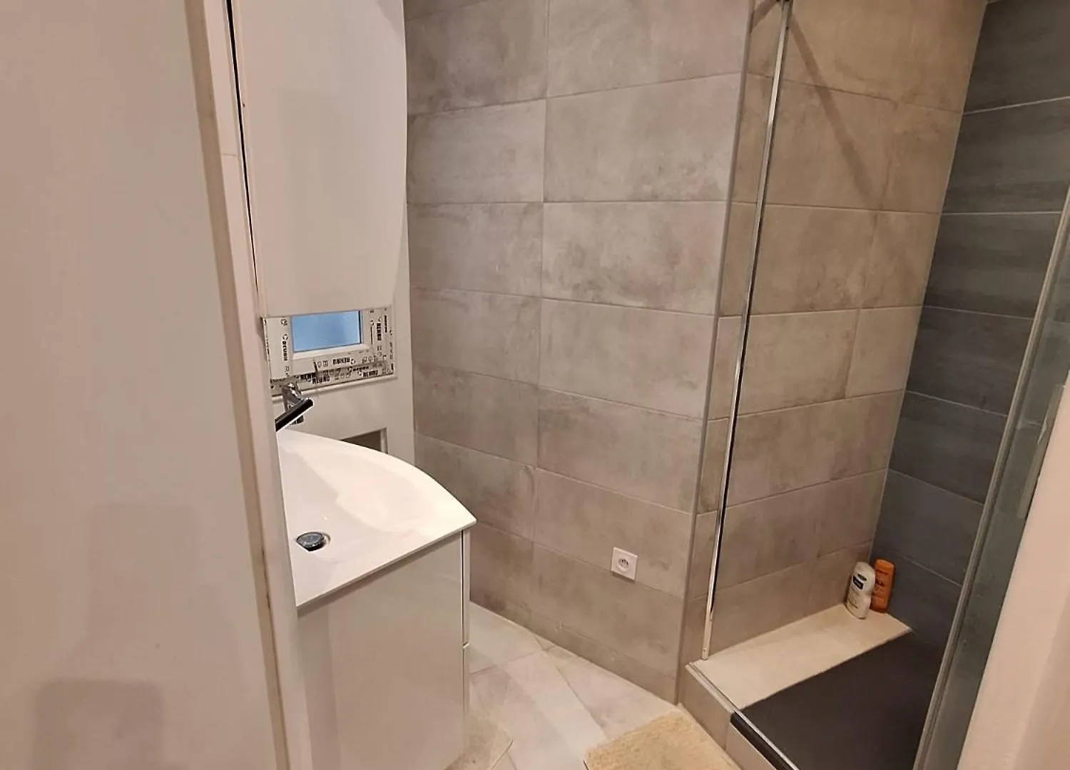 Read Well - Spare Double Bedroom In Cosy Close To Convention Center In 15th District Apartment Paris