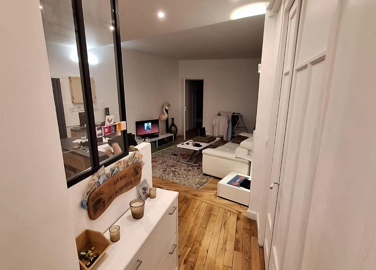 Read Well - Spare Double Bedroom In Cosy Close To Convention Center In 15th District Lägenhet *